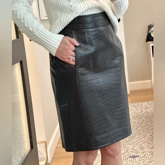 Max Mara black leather pencil skirt size 4